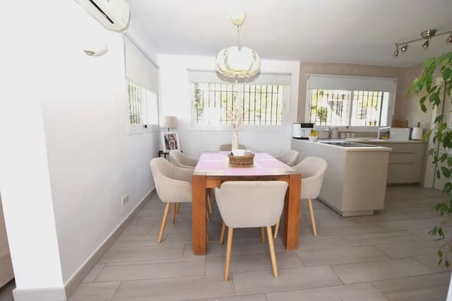 3 soverom Villa til salgs i La Cala de Mijas, Mijas med svømmebasseng - € 795 000 (Ref: 9782882)