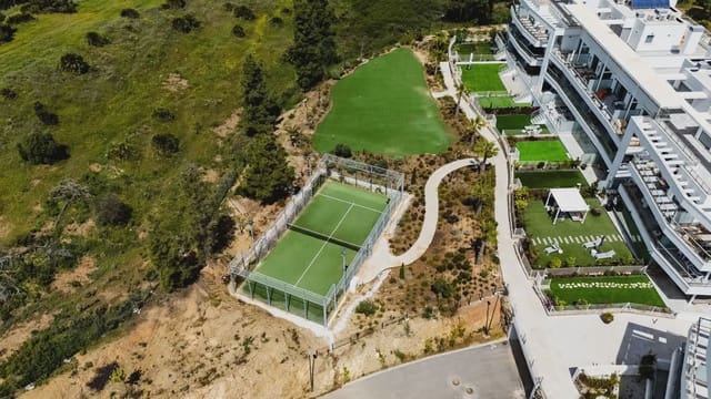 2 chambre Appartement à vendre à El Faro de Calaburra - Chaparral, Mijas avec piscine garage - 475 000 € (Ref: 9782883)