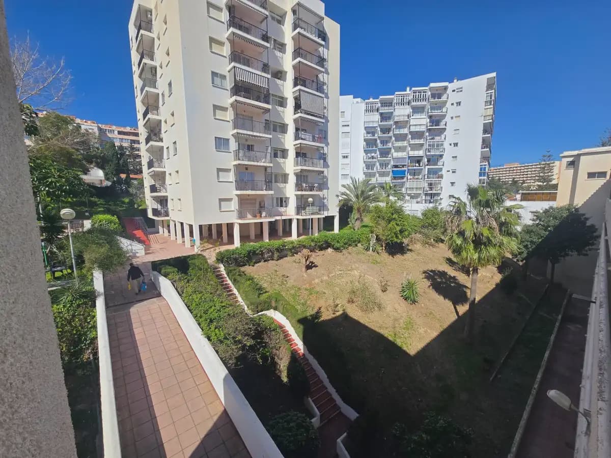 2 sypialnia Apartament na sprzedaż w Benalmadena z basenem garażem - 325 000 € (Ref: 9782885)