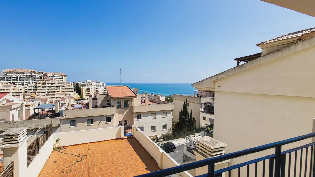 2 bedroom Apartment for sale in Benalmadena with pool garage - € 325,000 (Ref: 9782887)