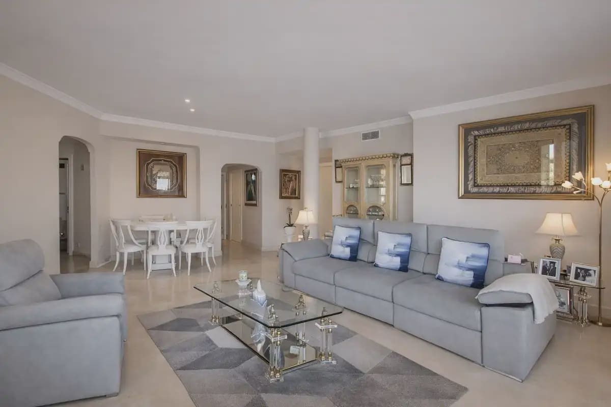 3 chambre Penthouse à vendre à Marbella avec piscine garage - 599 000 € (Ref: 9798448)