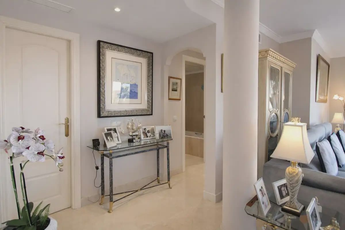 3 chambre Penthouse à vendre à Marbella avec piscine garage - 599 000 € (Ref: 9798448)