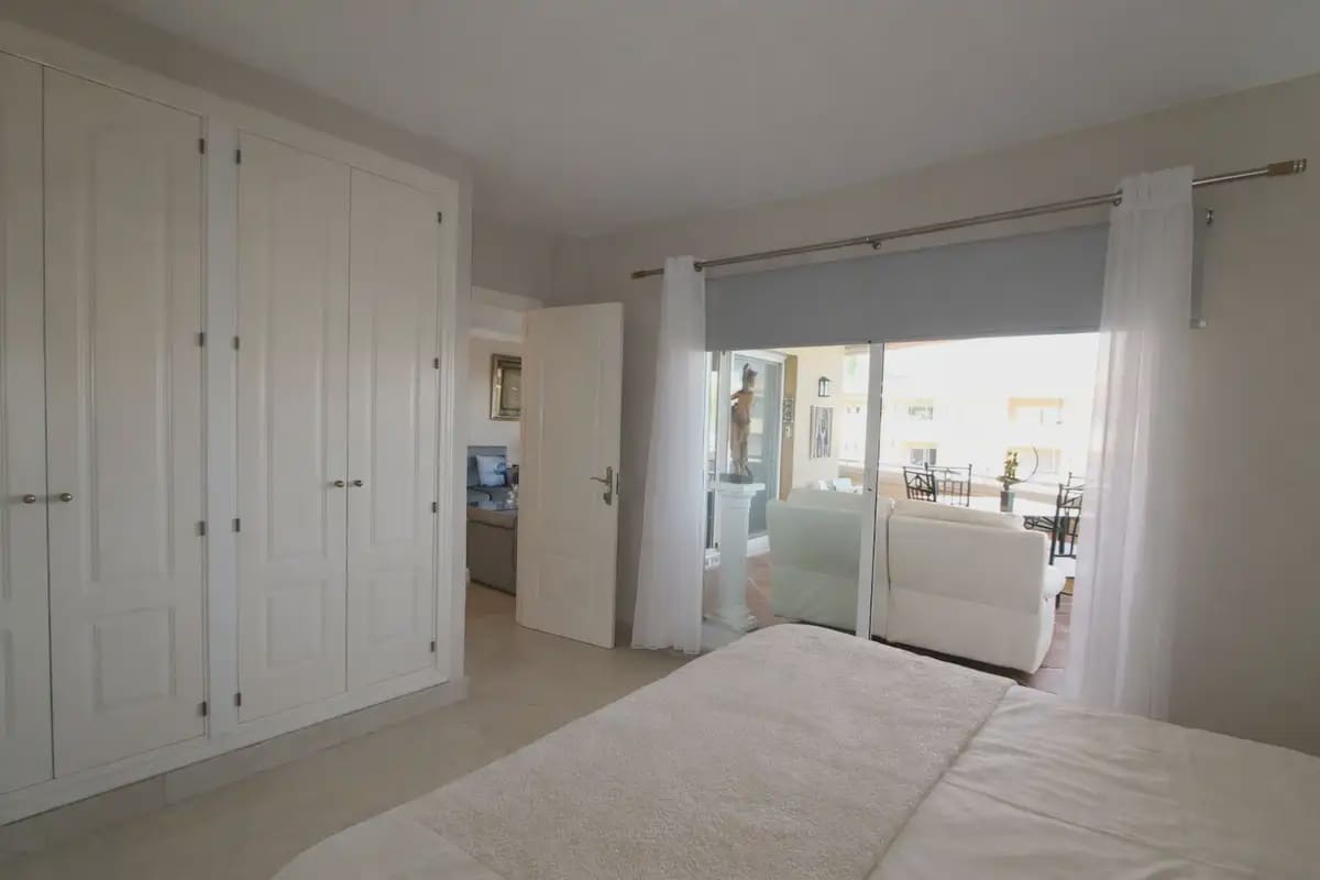 3 chambre Penthouse à vendre à Marbella avec piscine garage - 599 000 € (Ref: 9798448)