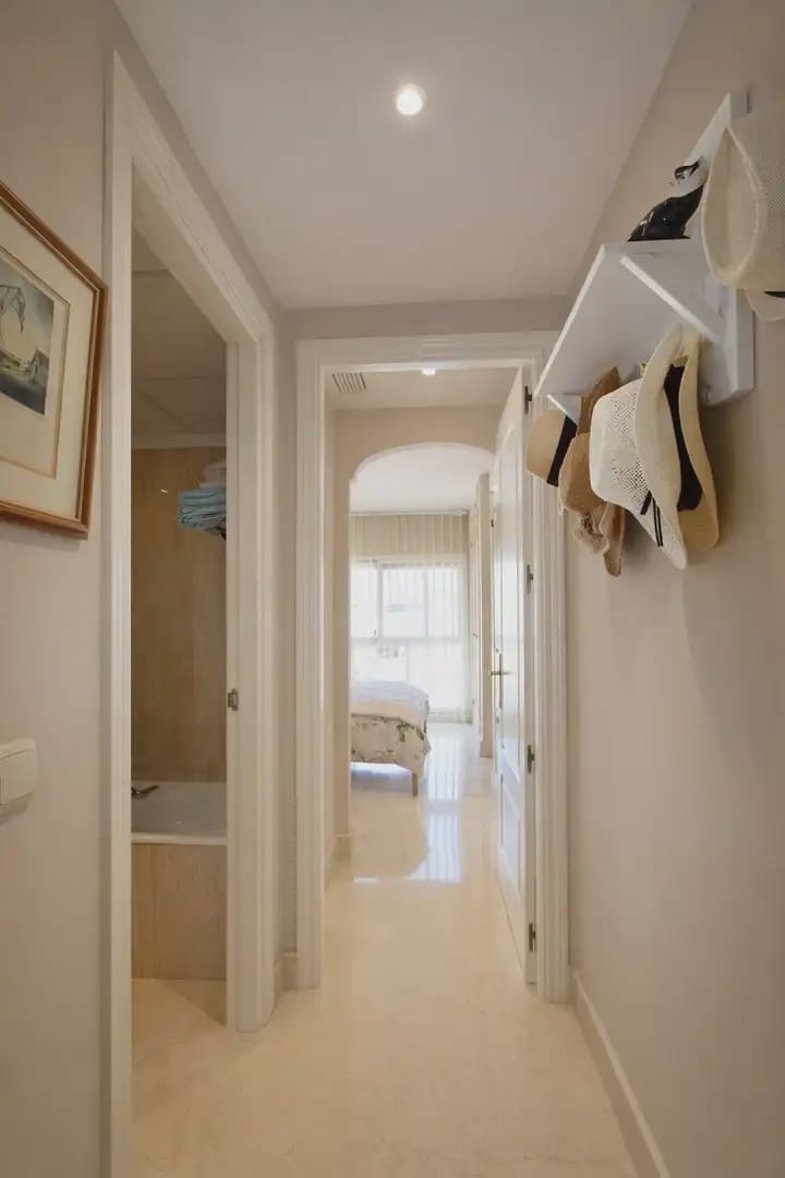 3 chambre Penthouse à vendre à Marbella avec piscine garage - 599 000 € (Ref: 9798448)