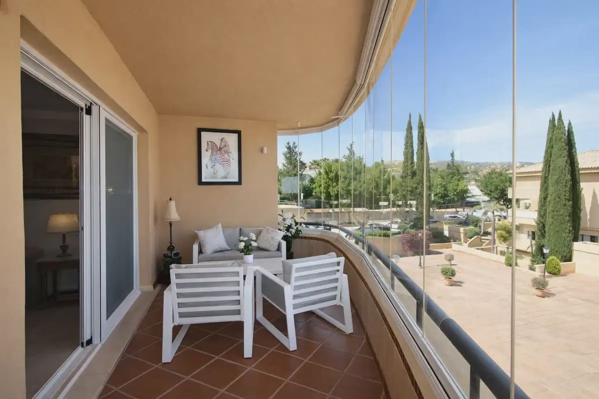 3 chambre Penthouse à vendre à Marbella avec piscine garage - 599 000 € (Ref: 9798448)