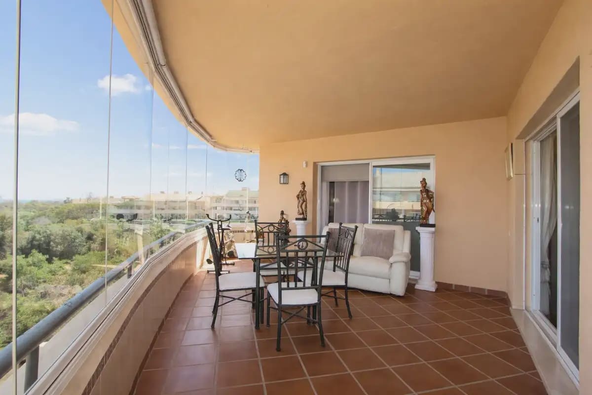 3 chambre Penthouse à vendre à Marbella avec piscine garage - 599 000 € (Ref: 9798448)