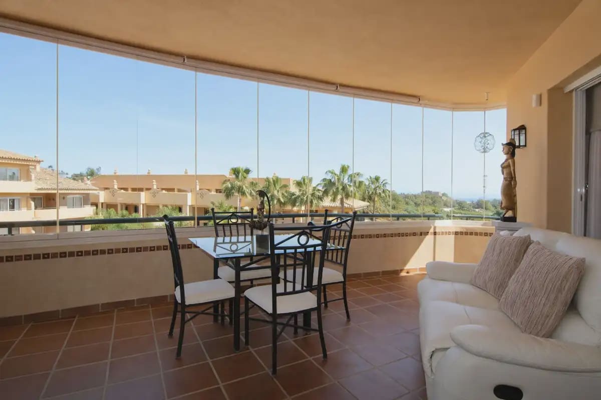 3 chambre Penthouse à vendre à Marbella avec piscine garage - 599 000 € (Ref: 9798448)