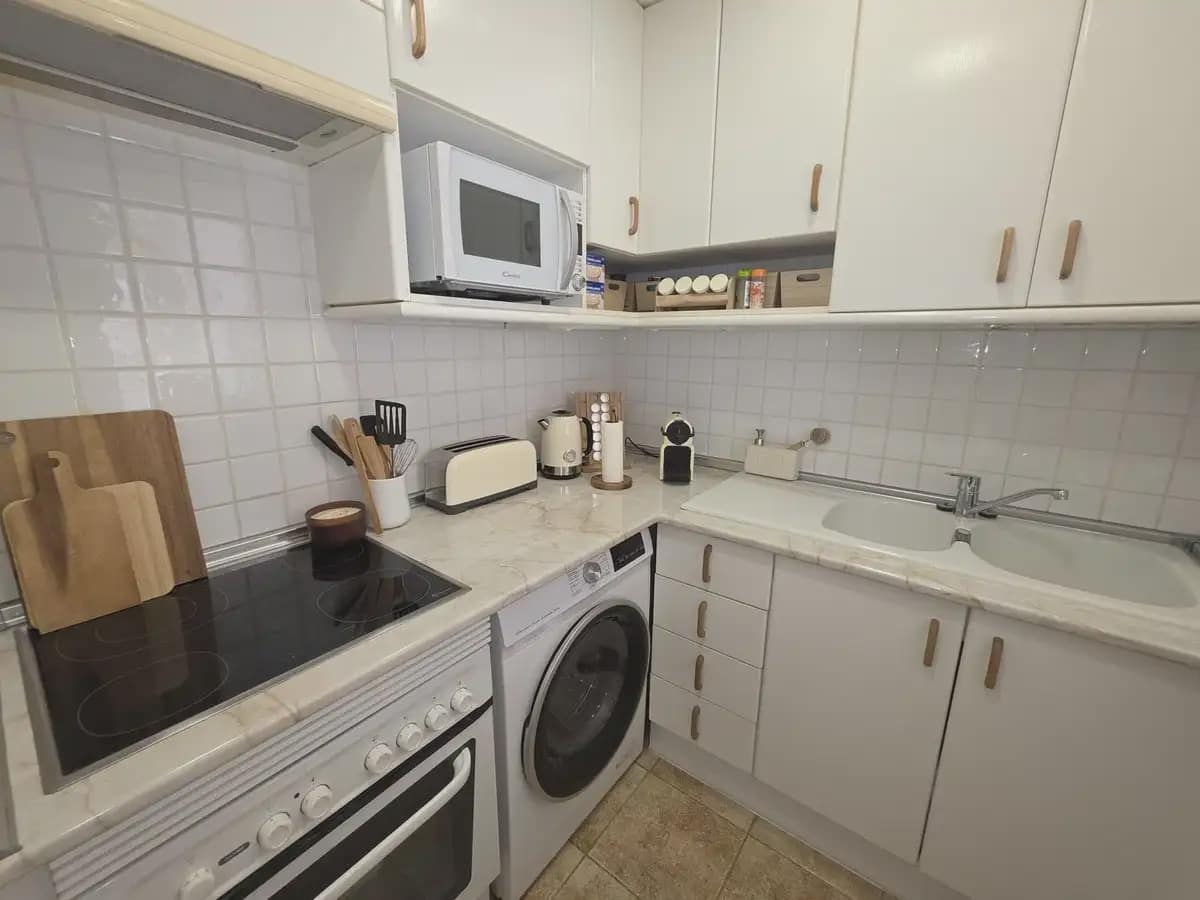 2 soveværelse Strandlejlighed til salg i Fuengirola med garage - € 320.000 (Ref: 9798454)