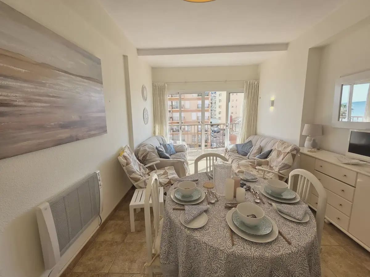 2 soveværelse Strandlejlighed til salg i Fuengirola med garage - € 320.000 (Ref: 9798454)