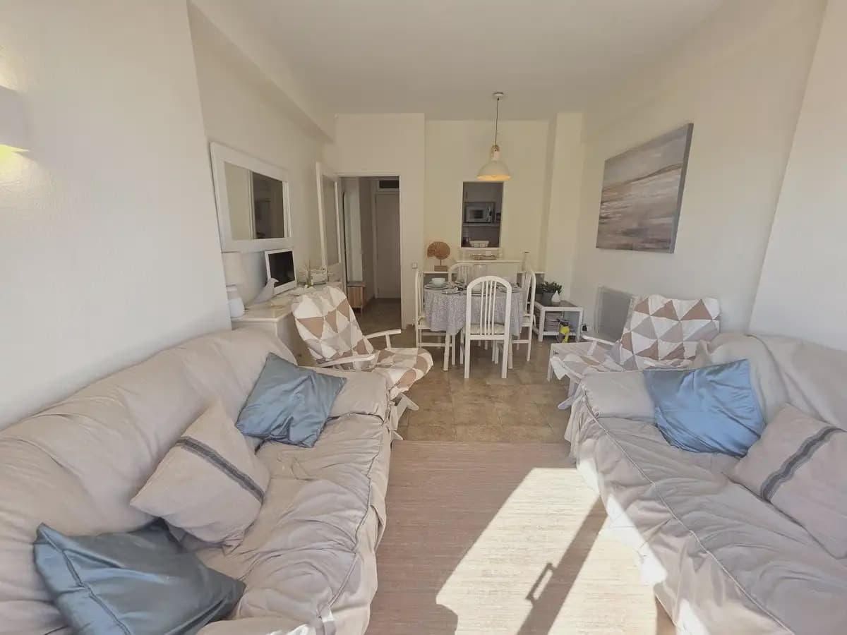 2 soveværelse Strandlejlighed til salg i Fuengirola med garage - € 320.000 (Ref: 9798454)