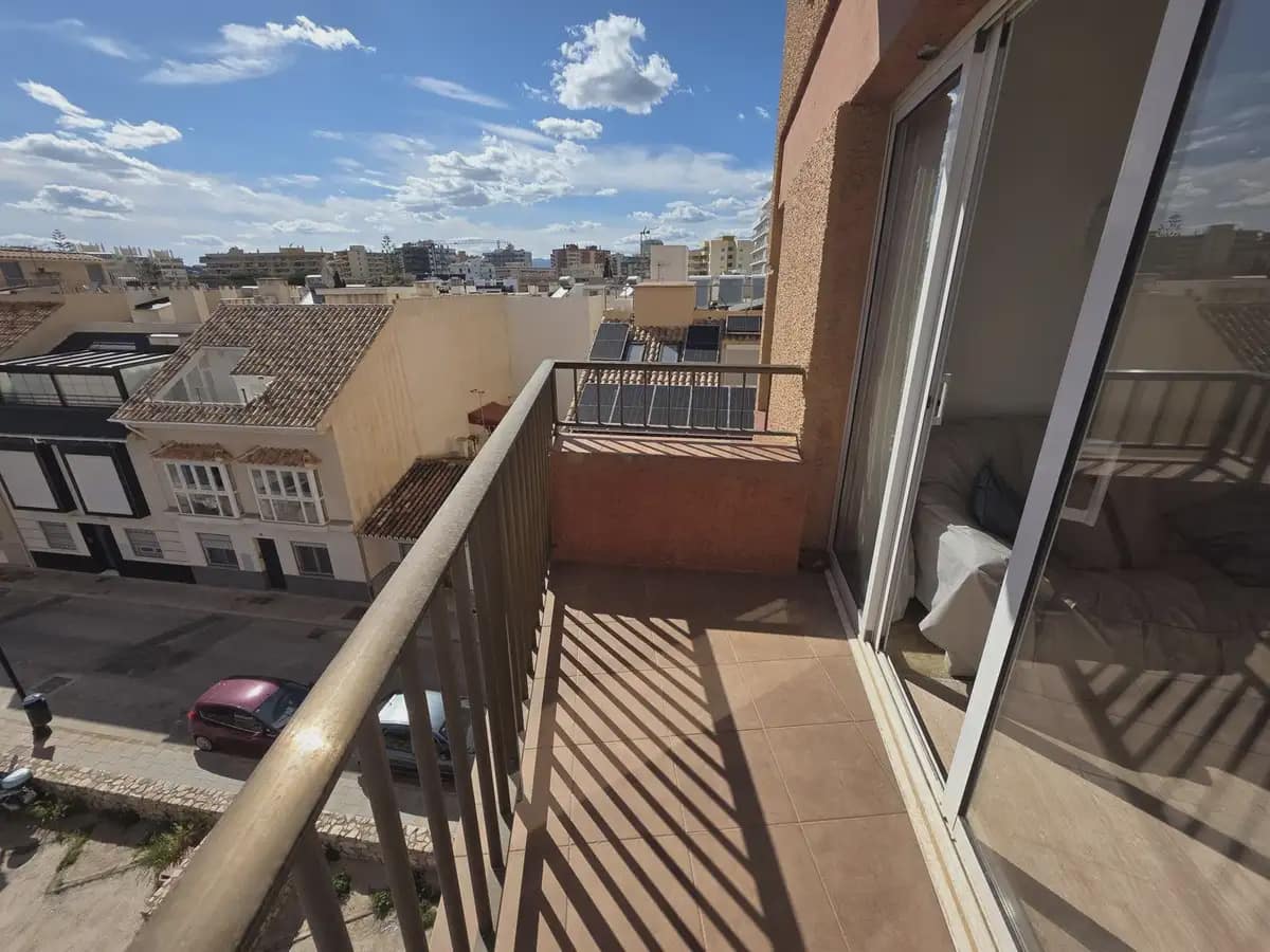 2 soveværelse Strandlejlighed til salg i Fuengirola med garage - € 320.000 (Ref: 9798454)