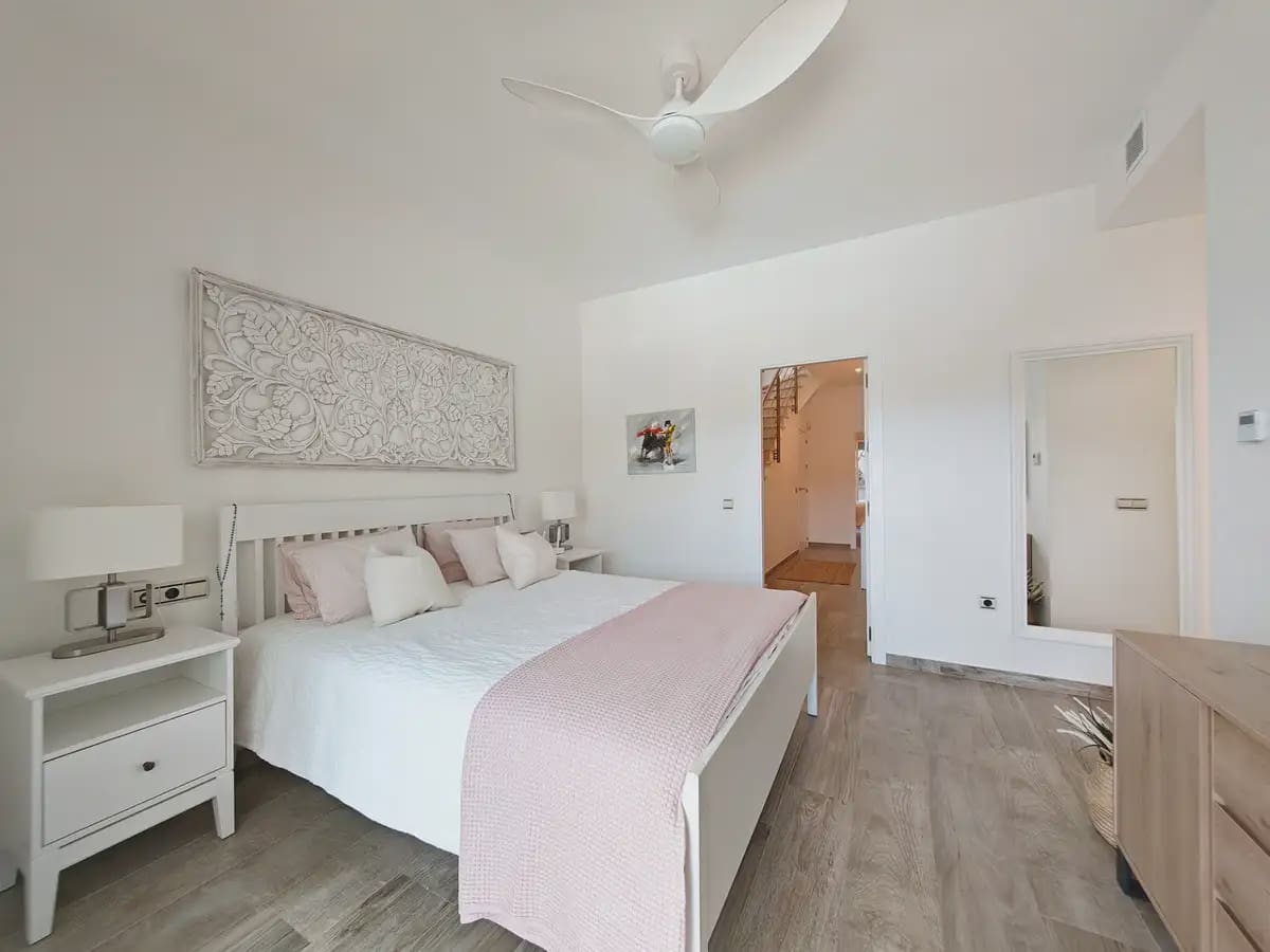 3 soveværelse Semi-Rækkehus til salg i Mijas med swimmingpool garage - € 900.000 (Ref: 9798459)