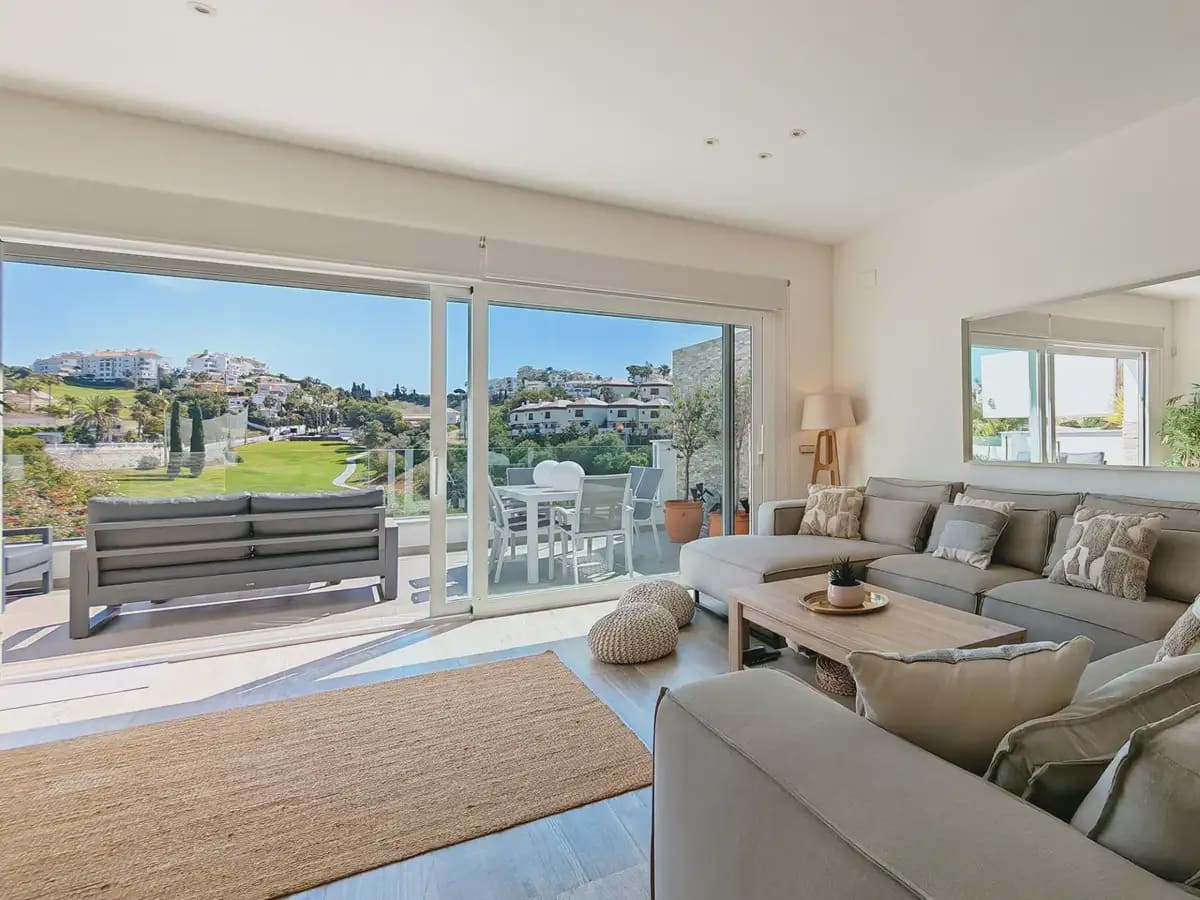 3 soveværelse Semi-Rækkehus til salg i Mijas med swimmingpool garage - € 900.000 (Ref: 9798459)