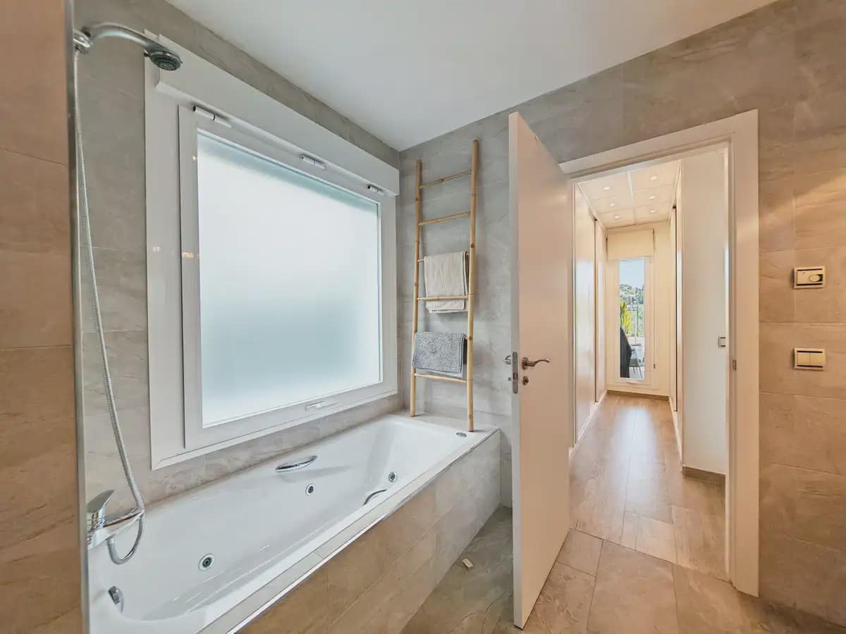 3 soveværelse Semi-Rækkehus til salg i Mijas med swimmingpool garage - € 900.000 (Ref: 9798459)