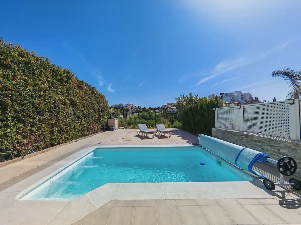 3 soveværelse Semi-Rækkehus til salg i Mijas med swimmingpool garage - € 900.000 (Ref: 9798459)