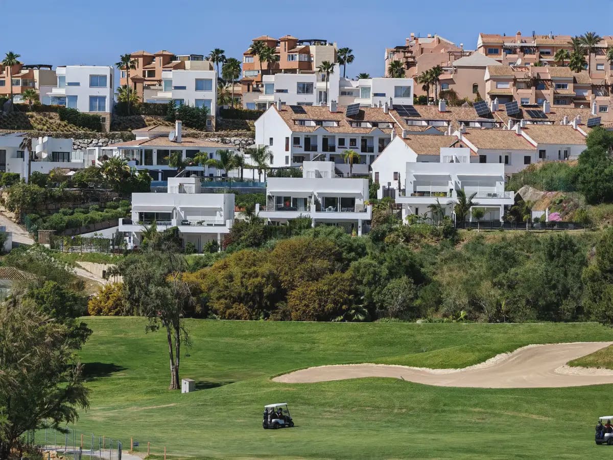 3 soveværelse Semi-Rækkehus til salg i Mijas med swimmingpool garage - € 900.000 (Ref: 9798459)