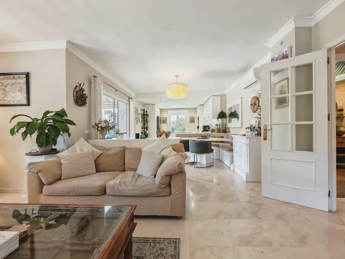 4 chambre Villa/Maison à vendre à Mijas avec piscine - 1 150 000 € (Ref: 9798461)