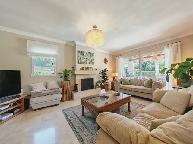 4 chambre Villa/Maison à vendre à Calahonda, Mijas avec piscine - 1 150 000 € (Ref: 9798461)