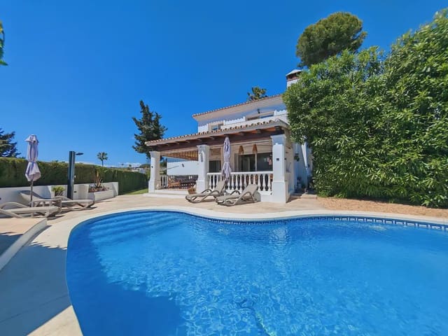 4 chambre Villa/Maison à vendre à Calahonda, Mijas avec piscine - 1 150 000 € (Ref: 9798461)