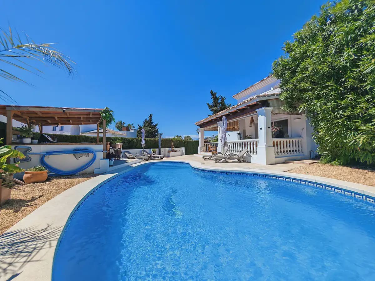 4 chambre Villa/Maison à vendre à Mijas avec piscine - 1 150 000 € (Ref: 9798461)