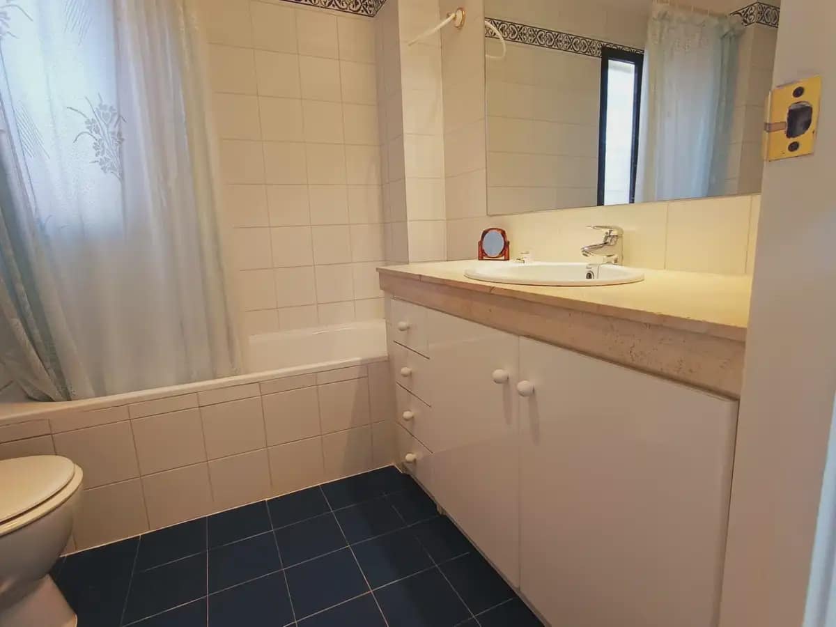 2 makuuhuone Huoneisto myytävänä paikassa Fuengirola mukana uima-altaan 
autotalli - 499 000 € (Ref: 9802594)