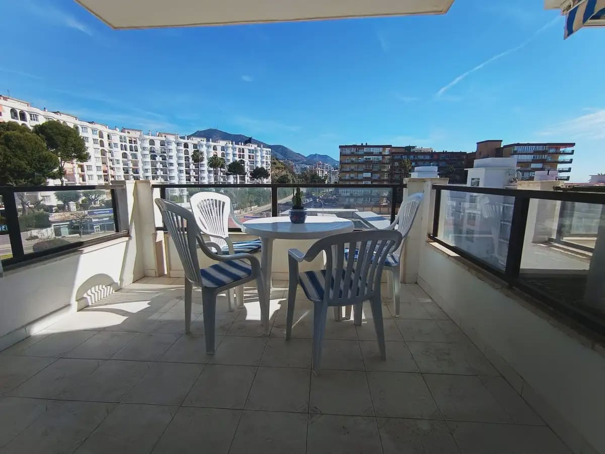 2 makuuhuone Huoneisto myytävänä paikassa Fuengirola mukana uima-altaan 
autotalli - 499 000 € (Ref: 9802594)