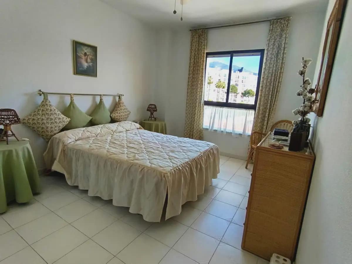 2 makuuhuone Huoneisto myytävänä paikassa Fuengirola mukana uima-altaan 
autotalli - 499 000 € (Ref: 9802594)