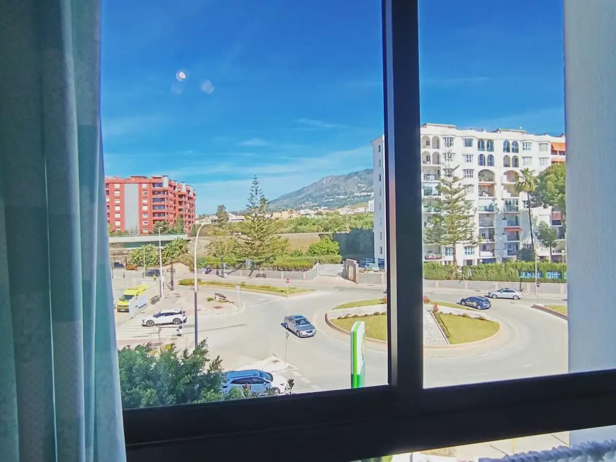 2 makuuhuone Huoneisto myytävänä paikassa Fuengirola mukana uima-altaan 
autotalli - 499 000 € (Ref: 9802594)