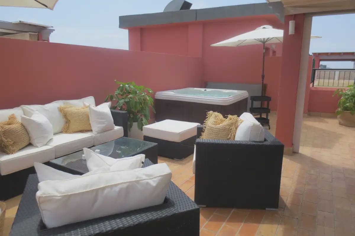 3 chambre Penthouse à vendre à Fuengirola avec piscine garage - 595 000 € (Ref: 9807407)