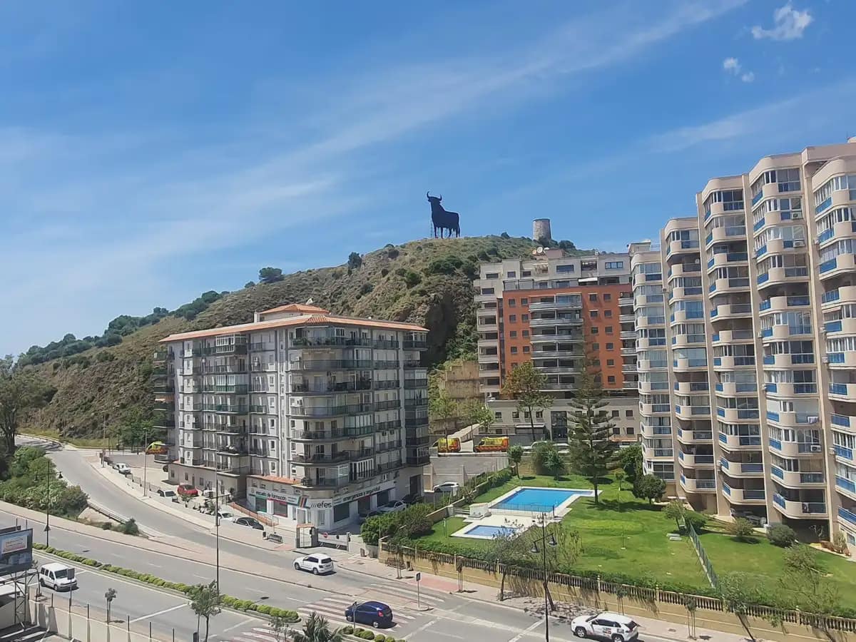3 bedroom Beach Apartment for sale in Fuengirola with pool garage - € 1,000,000 (Ref: 9820726)