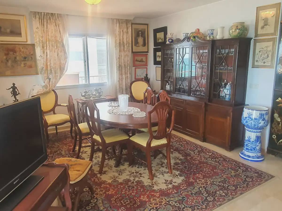 3 bedroom Beach Apartment for sale in Fuengirola with pool garage - € 1,000,000 (Ref: 9820726)