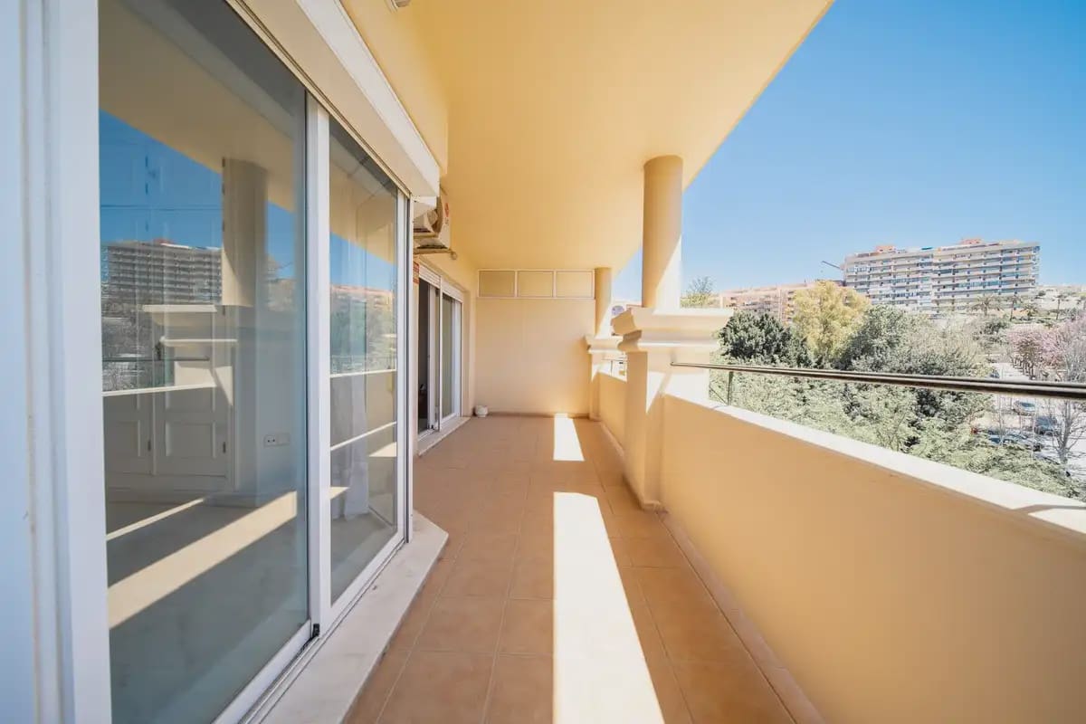 3 slaapkamer Appartement te koop in Fuengirola met zwembad garage - € 389.000 (Ref: 9821758)