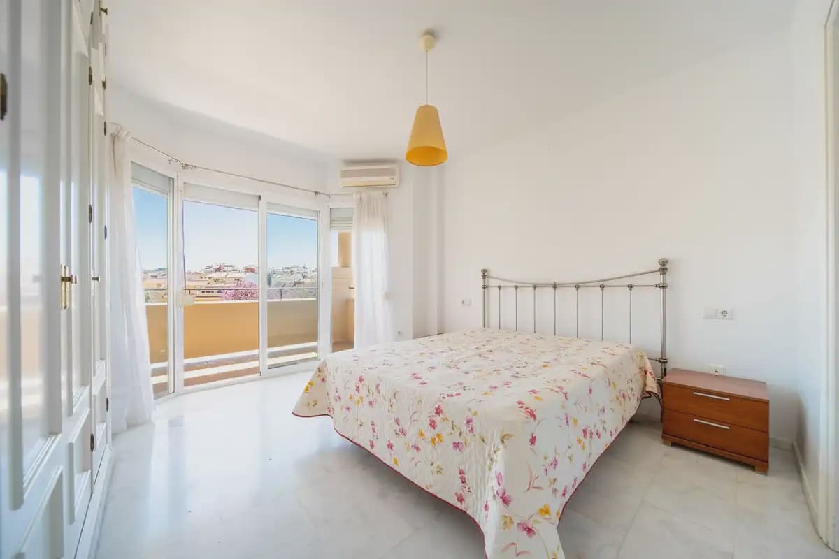 3 slaapkamer Appartement te koop in Fuengirola met zwembad garage - € 389.000 (Ref: 9821758)