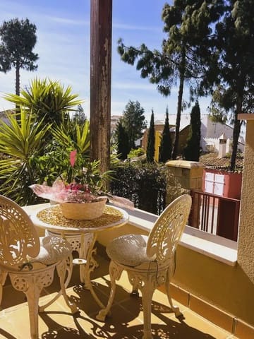 4 quarto Moradia Geminada para venda em Calahonda, Mijas com piscina garagem - 695 000 € (Ref: 9821764)
