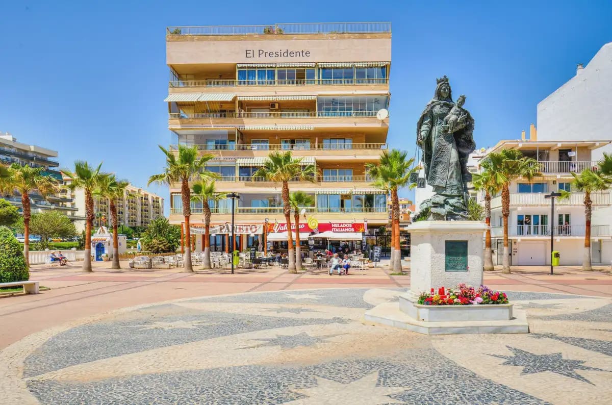 3 bedroom Beach Apartment for sale in Fuengirola - € 750,000 (Ref: 9821770)