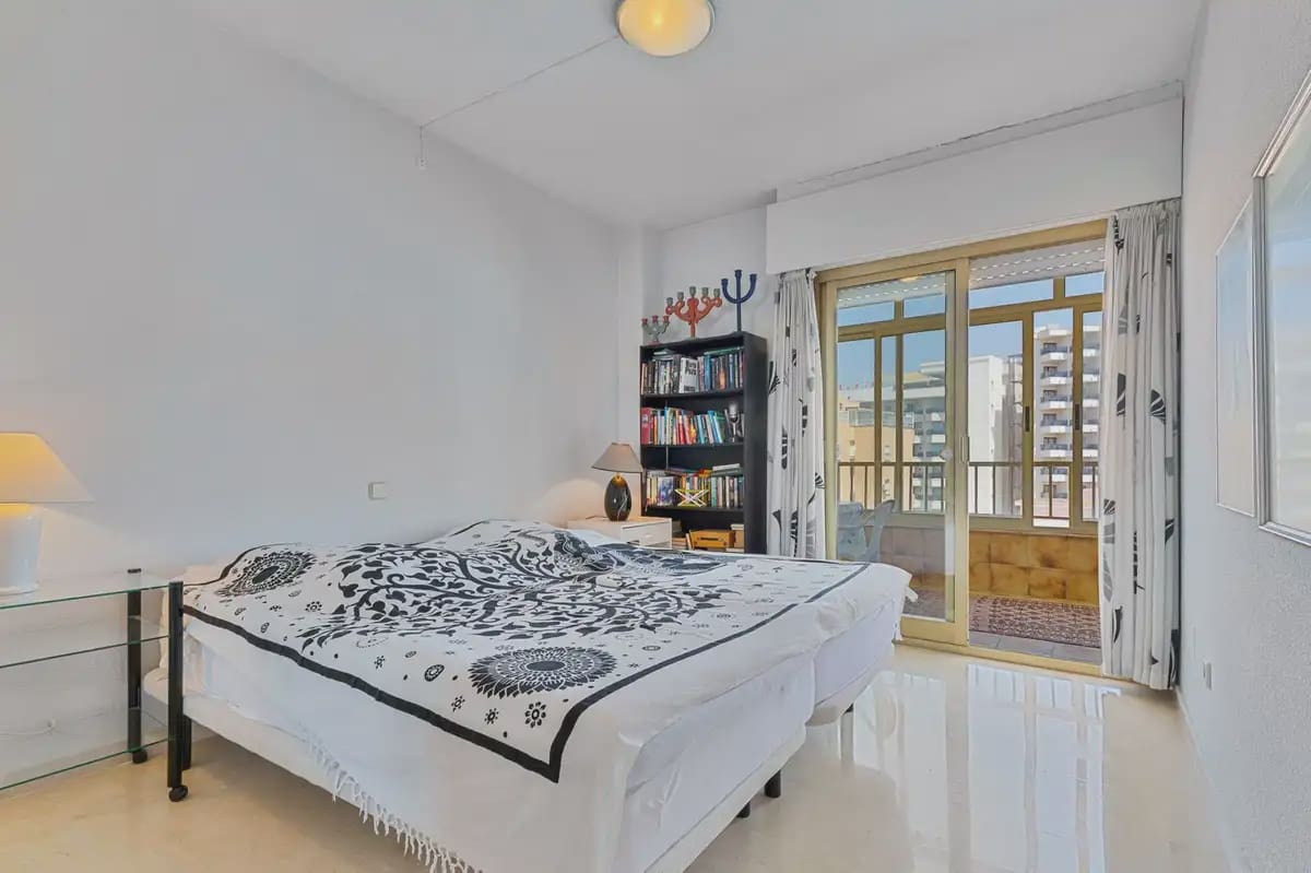 3 bedroom Beach Apartment for sale in Fuengirola - € 750,000 (Ref: 9821770)