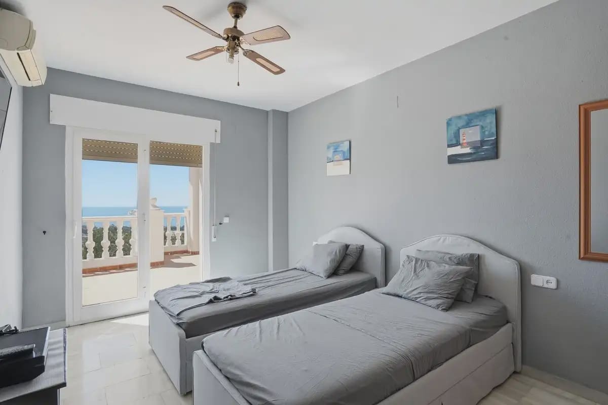 6 soverom Villa til salgs i Benalmadena med svømmebasseng garasje - € 1 495 000 (Ref: 9821772)
