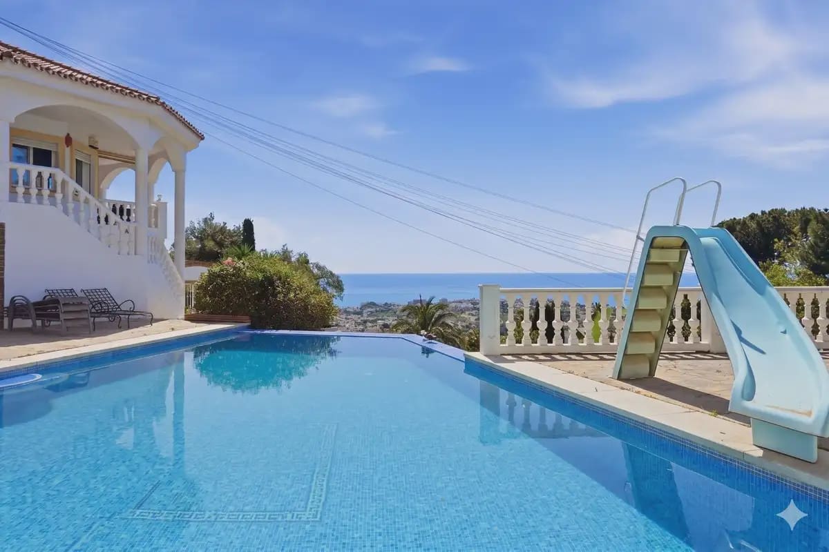 6 soverom Villa til salgs i Benalmadena med svømmebasseng garasje - € 1 495 000 (Ref: 9821772)