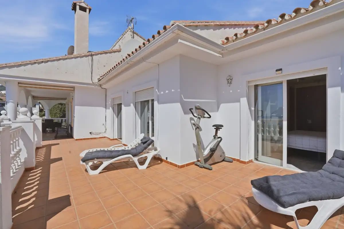 6 soverom Villa til salgs i Benalmadena med svømmebasseng garasje - € 1 495 000 (Ref: 9821772)