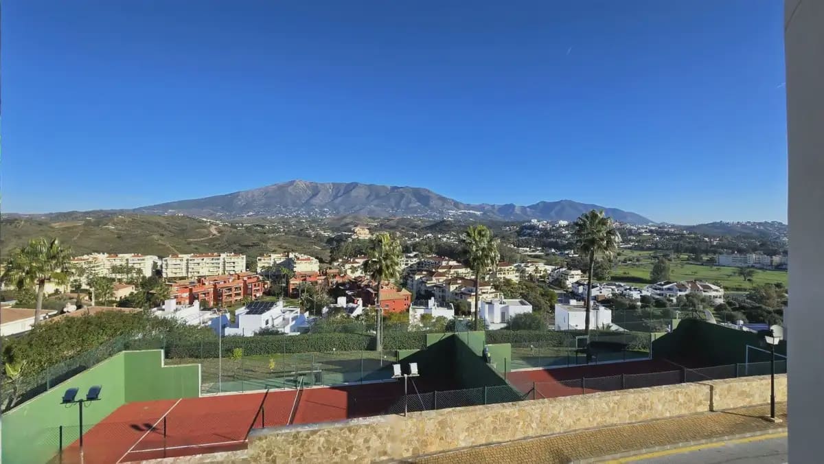 Apartamento de 2 habitaciones en Mijas en venta con piscina garaje - 329.000 € (Ref: 9821774)