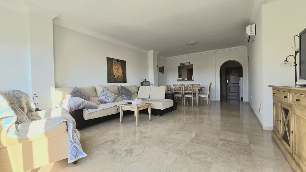 Apartamento de 2 habitaciones en Mijas en venta con piscina garaje - 329.000 € (Ref: 9821774)