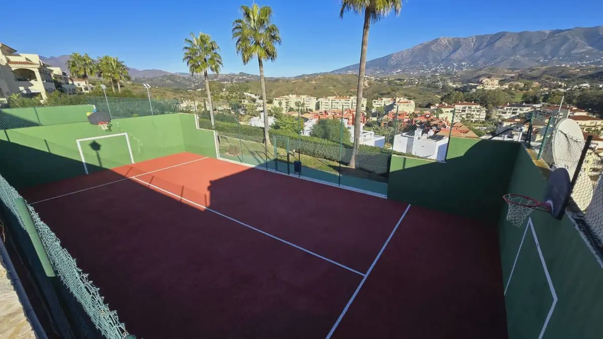 Apartamento de 2 habitaciones en Mijas en venta con piscina garaje - 329.000 € (Ref: 9821774)