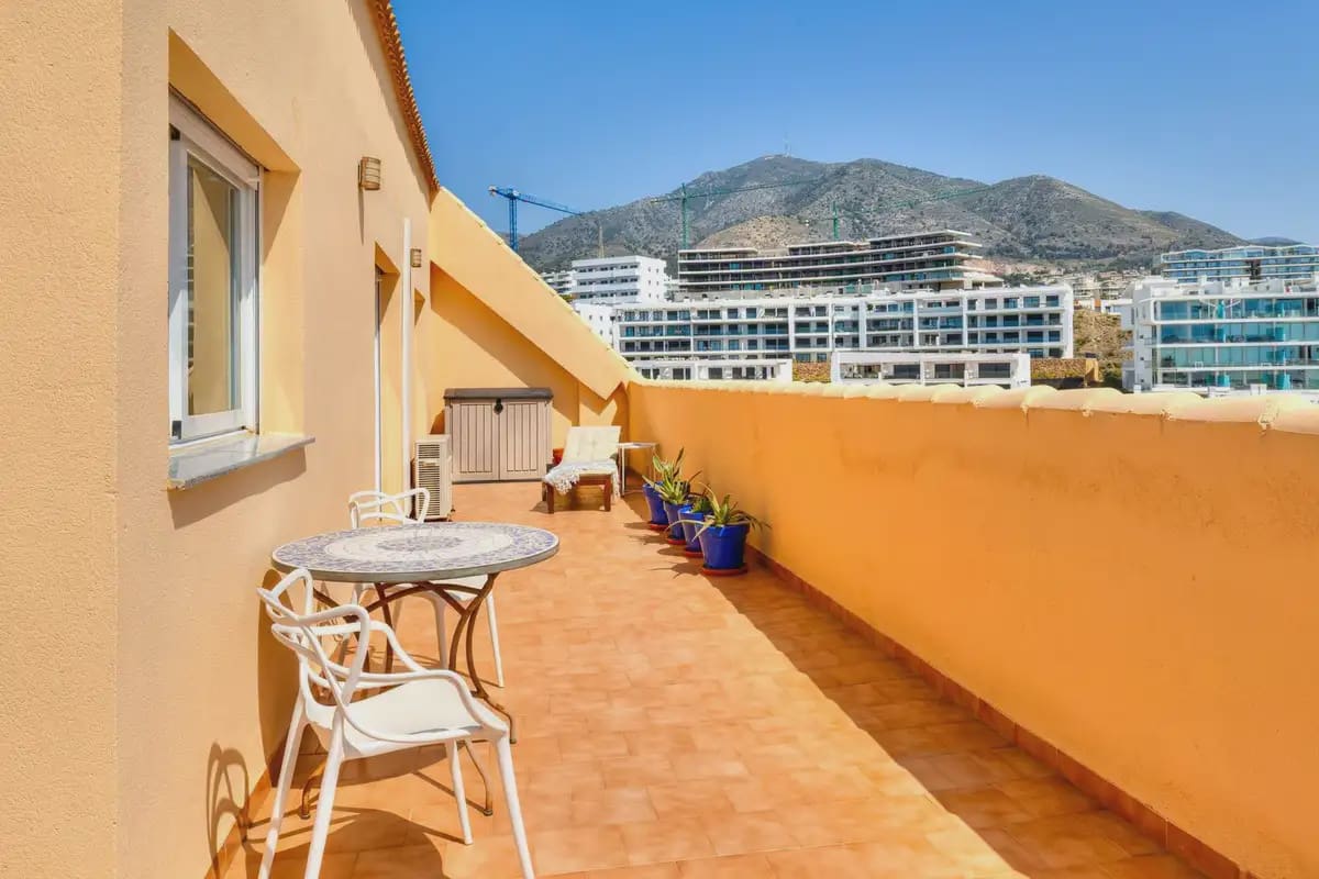 2 soveværelse Penthouse til salg i Fuengirola med swimmingpool - € 565.000 (Ref: 9821775)