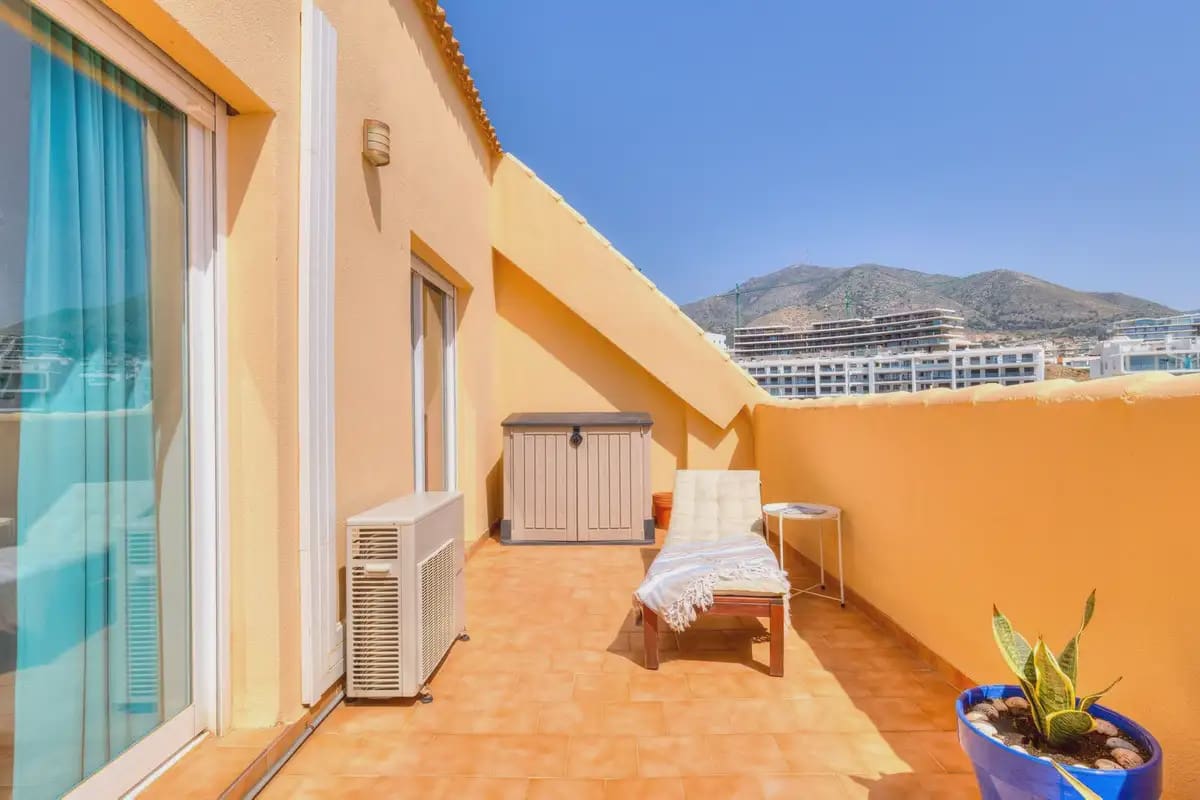 2 soveværelse Penthouse til salg i Fuengirola med swimmingpool - € 565.000 (Ref: 9821775)