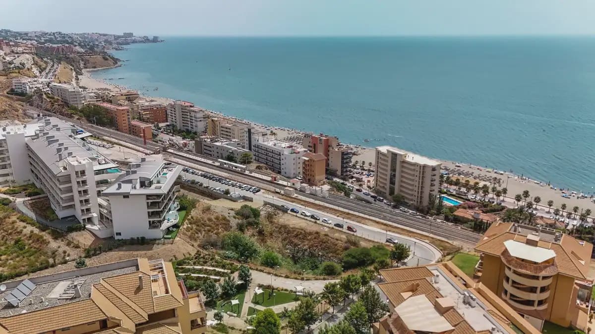 2 bedroom Penthouse for sale in Fuengirola with pool - € 565,000 (Ref: 9821775)
