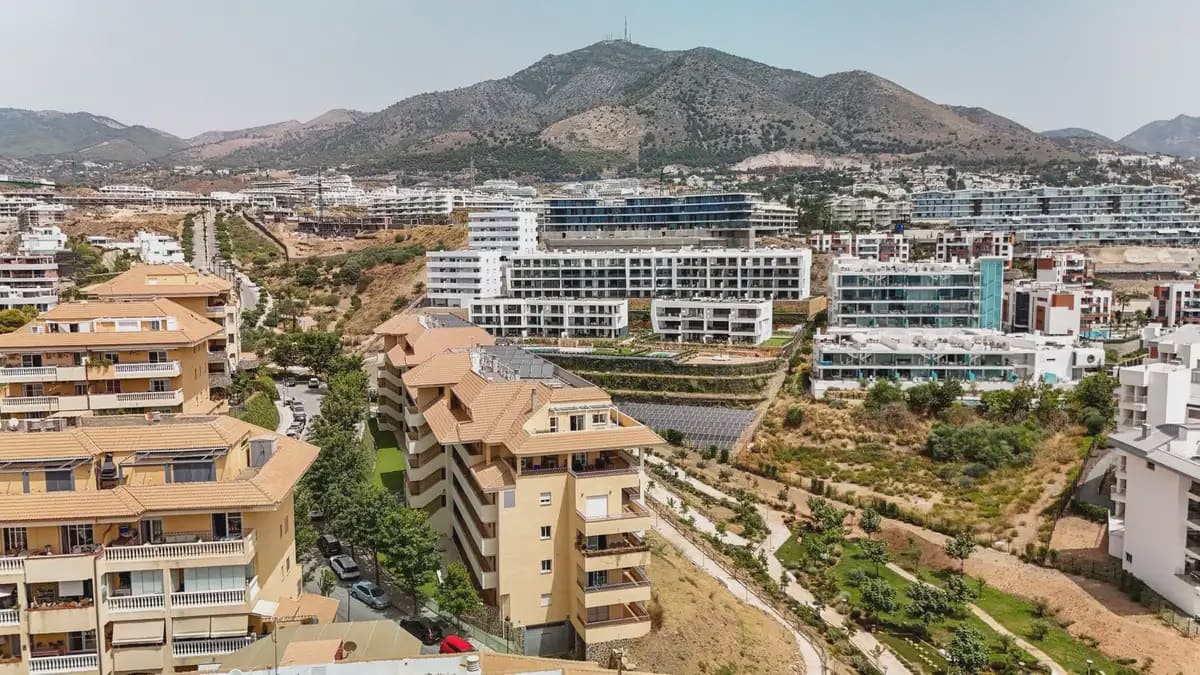 2 bedroom Penthouse for sale in Fuengirola with pool - € 565,000 (Ref: 9821775)