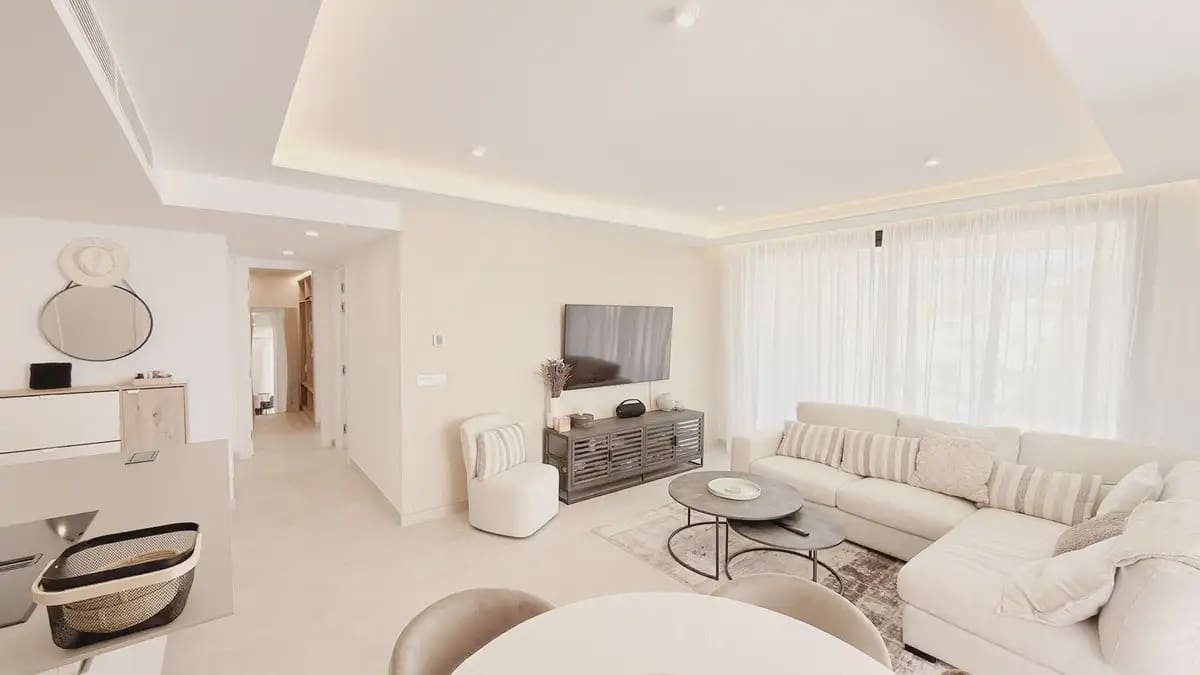 2 soverom Leilighet til salgs i Fuengirola med svømmebasseng garasje - € 820 000 (Ref: 9821779)