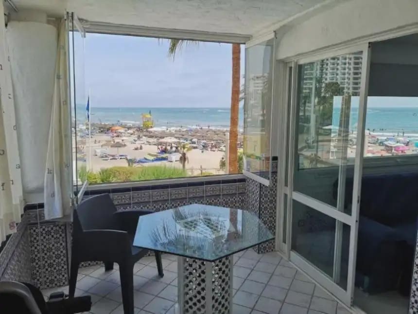 1 soverom Strandleiligheter til salgs i Benalmadena med garasje - € 390 000 (Ref: 9821785)