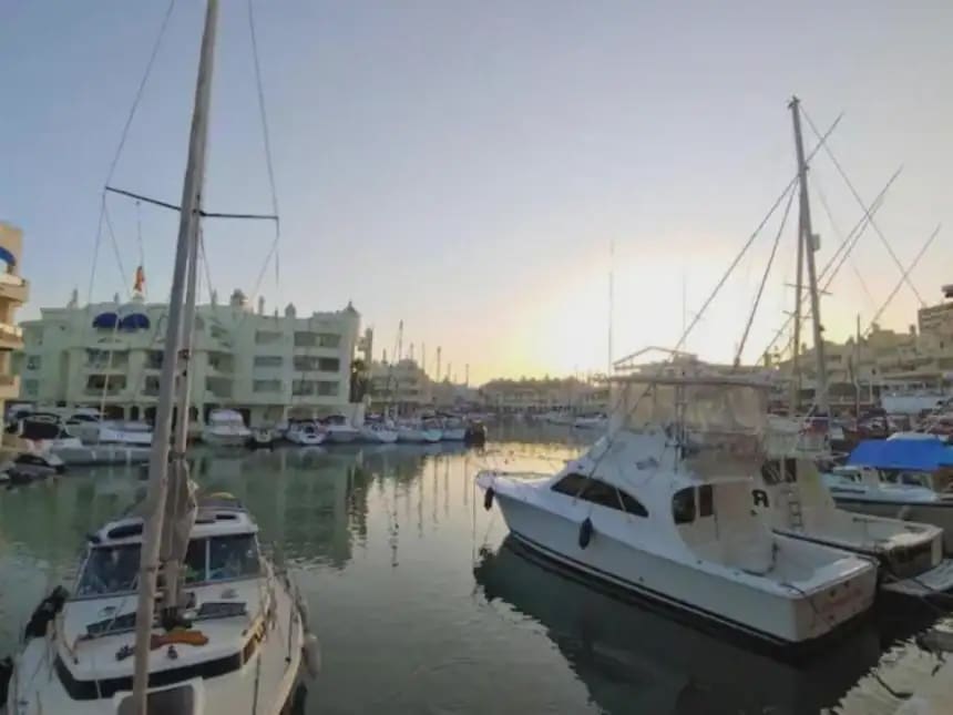 1 soverom Strandleiligheter til salgs i Benalmadena med garasje - € 390 000 (Ref: 9821785)