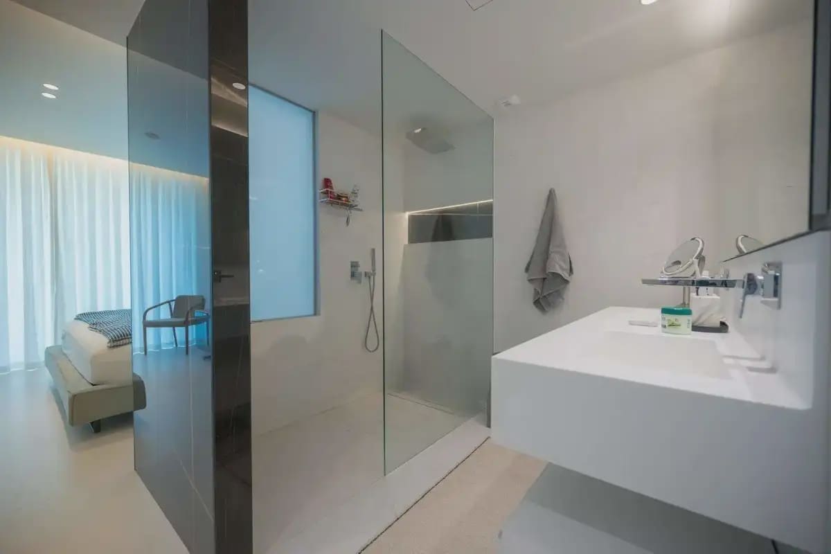 3 sypialnia Apartament na sprzedaż w Marbella z basenem garażem - 1 320 000 € (Ref: 9821789)